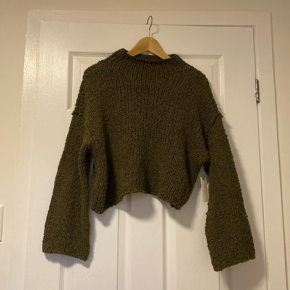 Anthropologie turtleneck cropped army green sweater. Size S. NWT